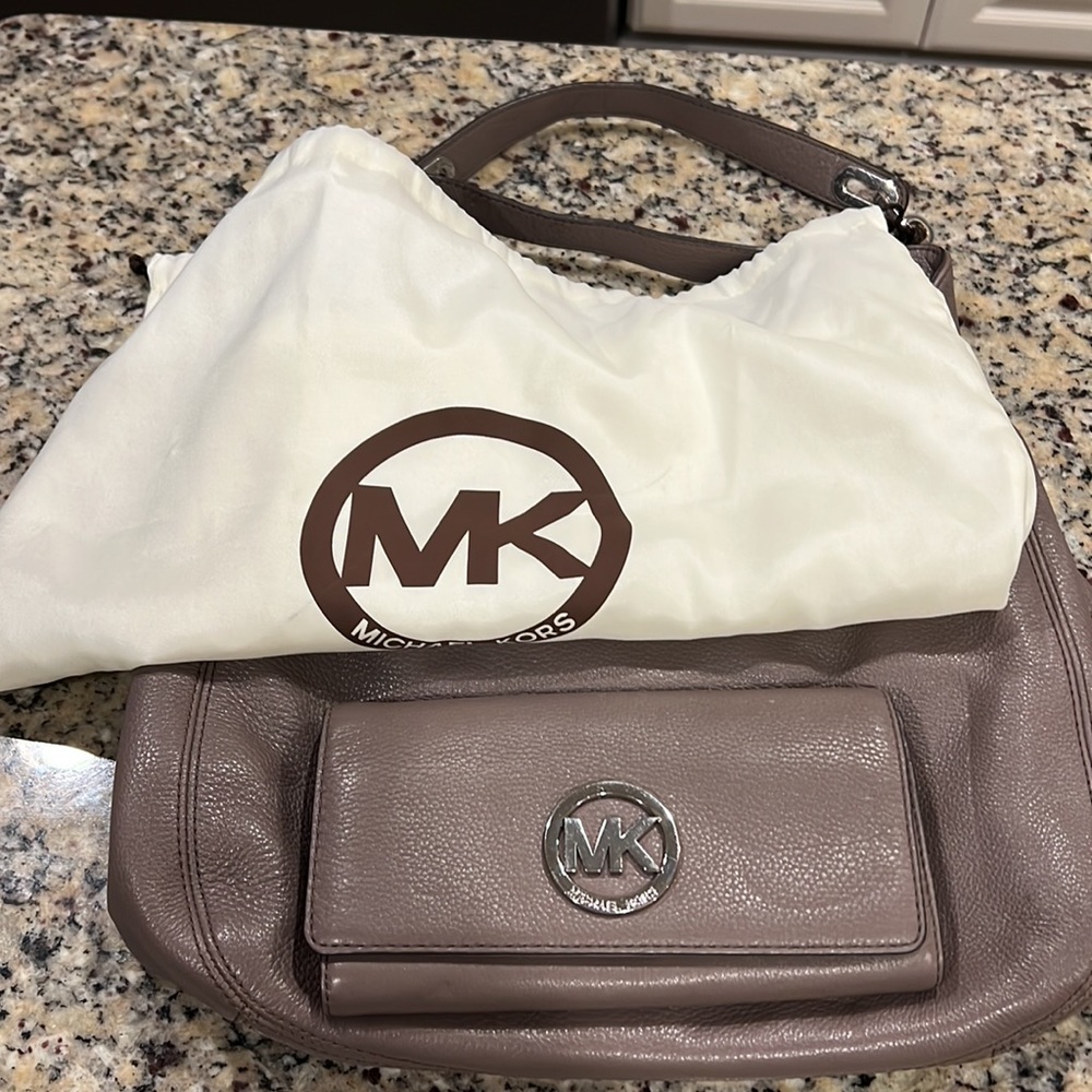 Used Michael Kors leather set - Picture 4 of 16
